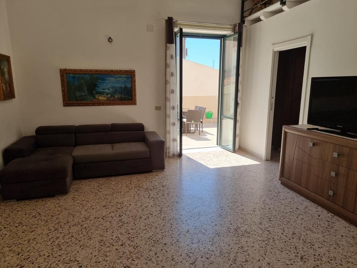 Mandralisca Holidays - Luxury Apartments Чефалу Екстер'єр фото