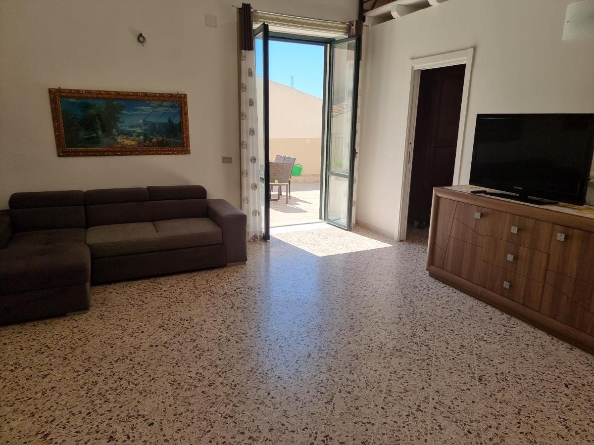 Mandralisca Holidays - Luxury Apartments Чефалу Екстер'єр фото