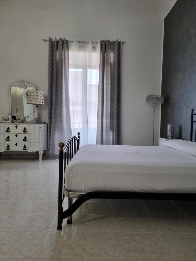 Mandralisca Holidays - Luxury Apartments Чефалу Екстер'єр фото